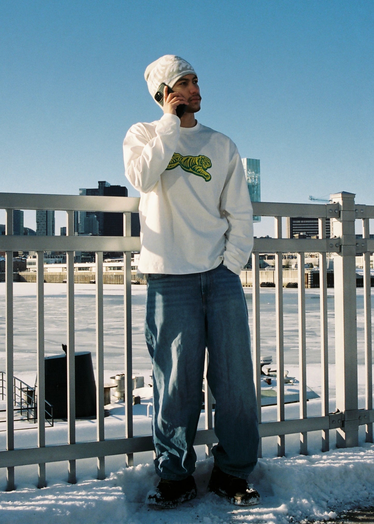 TIGER EMBLEM LONG SLEEVE (WHITE)